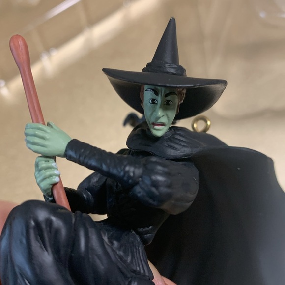 2009 HALLMARK 70th Anniversary Wizard of Oz /Wicked Witch of the West Ornament - Picture 2 of 14